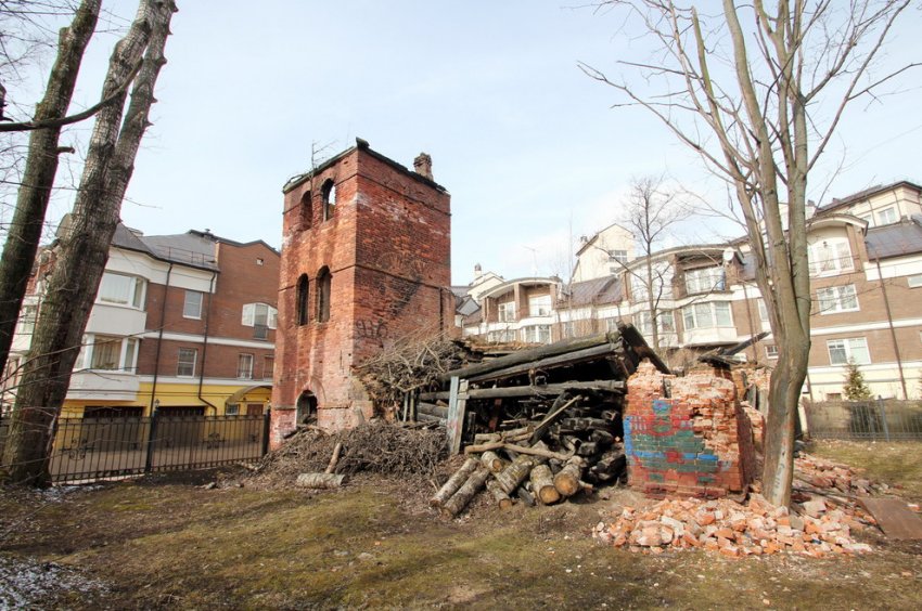 На Главной улице в Коломягах восстанавливают ферму-памятник - «Свежие новости строительства»