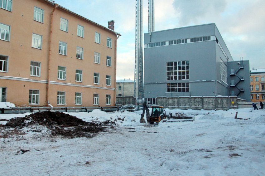 На территории медуниверситета на Карповке снесли два старинных флигеля - «Свежие новости строительства»