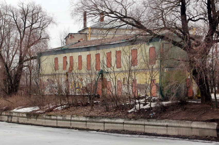 Заброшенный флигель на берегу Советского канала в Колпине отремонтируют - «Свежие новости строительства»
