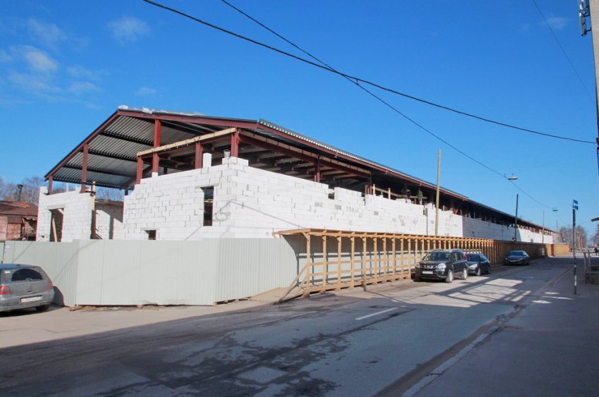 На улице Комсомола в Кронштадте заново собирают склад - «Свежие новости строительства»