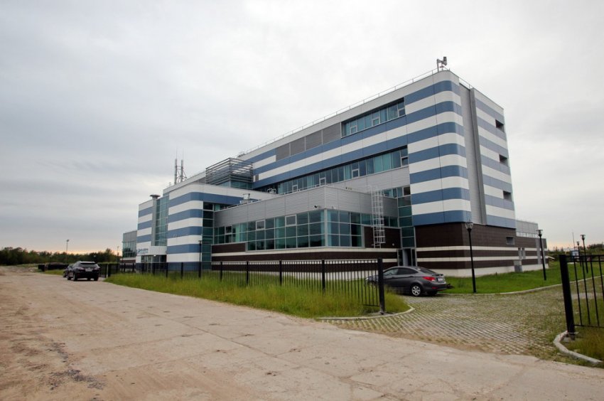 Среди пустырей на Петергофском шоссе сдали бассейн - «Свежие новости строительства»