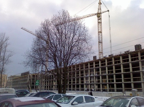 На землях академии Буденного на улице Обручевых строят многоэтажку - «Свежие новости строительства»