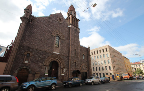 С нового жилого дома в Ковенском переулке, 5, сняли леса - «Свежие новости строительства»