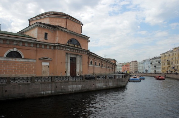 В Конюшенном ведомстве начали рубить новые окна — по Стасову - «Свежие новости строительства»