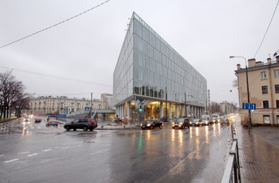 Стеклянный офис-затычку у Лазаревского моста ввели в эксплуатацию - «Свежие новости строительства»