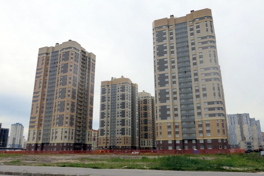 На Яхтенной улице достроили жилой комплекс для гэбистов - «Свежие новости строительства»