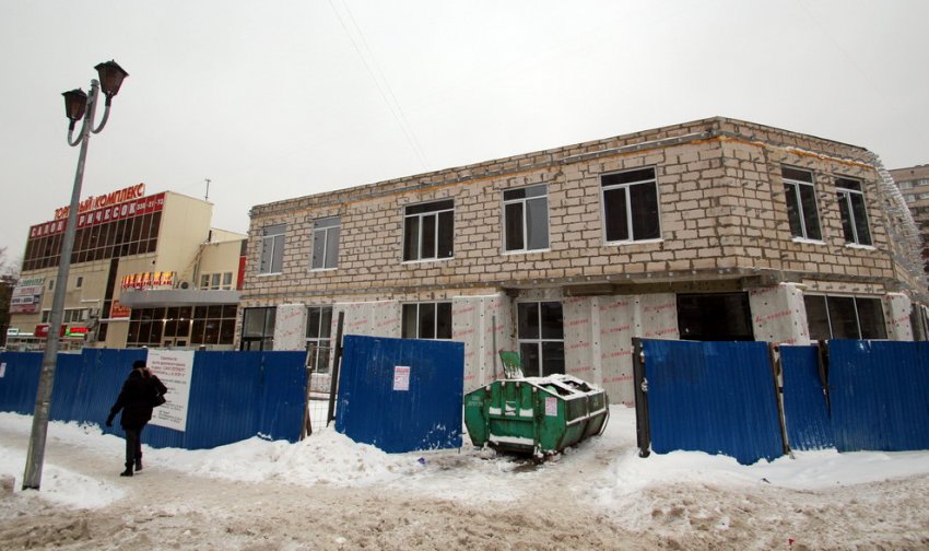 На 2-м Муринском строят двухэтажный «паркинг» без единого въезда - «Свежие новости строительства»