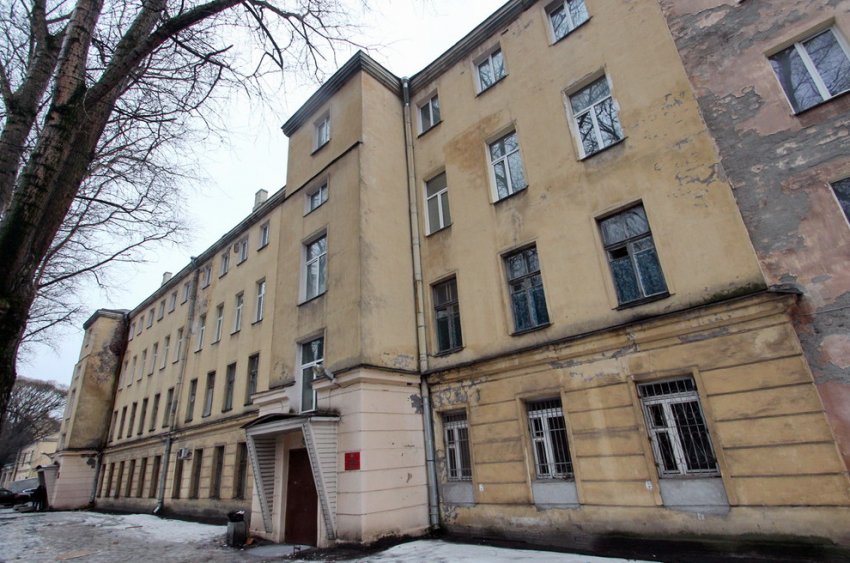 Ради новой клиники на Доктора Короткова начали сносить корпус ВМА - «Свежие новости строительства»