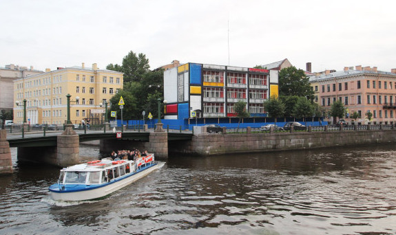 До конца лета начнут сносить дом-«попугай» на Мойке, 102 - «Свежие новости строительства»