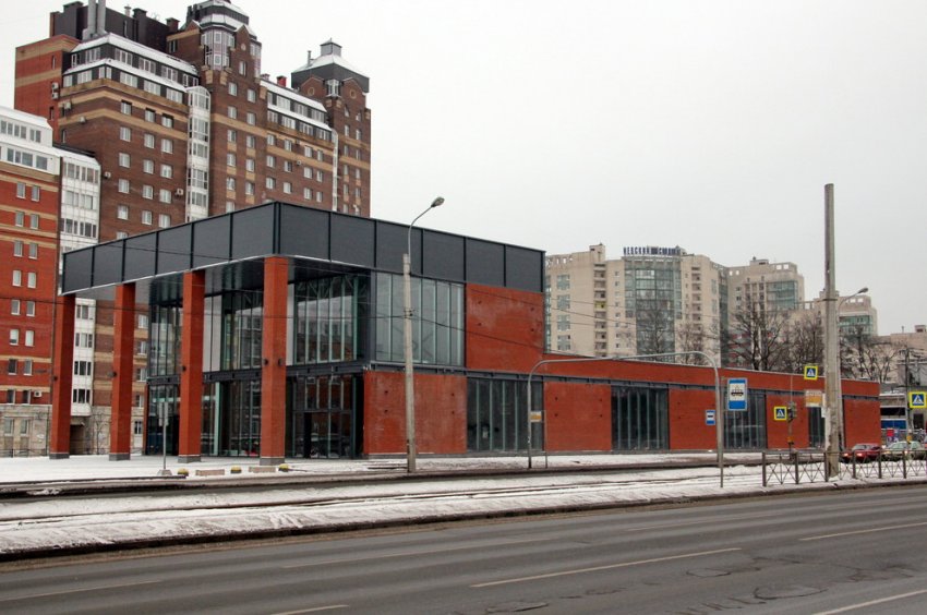 На проспекте Энгельса реконструировали несостоявшуюся клинику - «Свежие новости строительства»