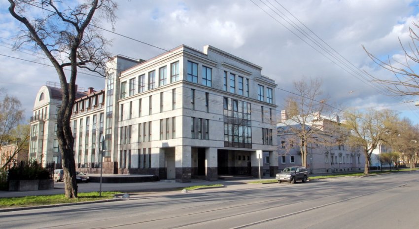 На улице Савушкина построили бизнес-центр в духе хаотизма - «Свежие новости строительства»