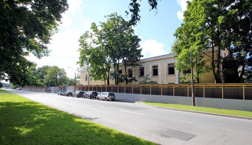 На Студенческой улице снос ведется общественно опасным способом - «Свежие новости строительства»