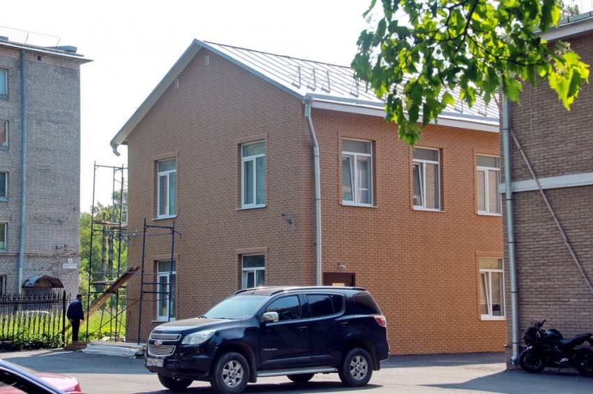 Стройнадзор подал иск о сносе самостроя во дворах на Новоизмайловском - «Свежие новости строительства»