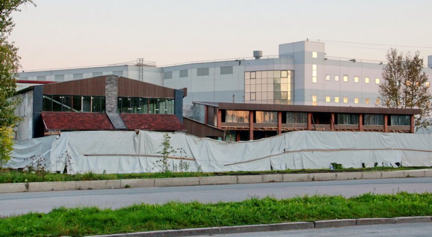 В садоводстве на проспекте Большевиков без разрешения построили здание - «Свежие новости строительства»