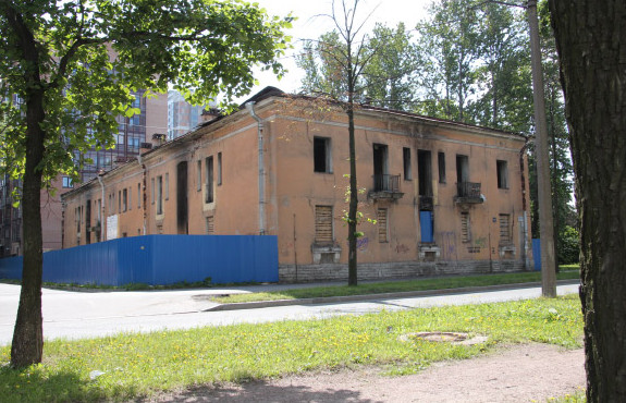 Заброшенный жилой дом на Большом Смоленском проспекте снесут - «Свежие новости строительства»