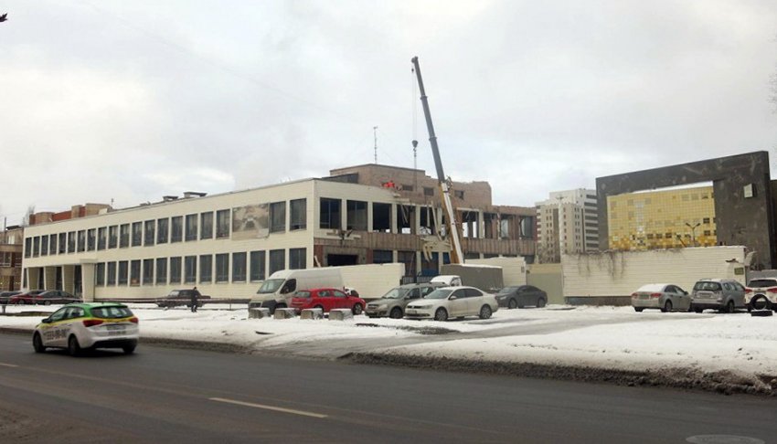 Cалон-гараж на Школьной сносят под фондохранилище Эрмитажа - «Свежие новости строительства»