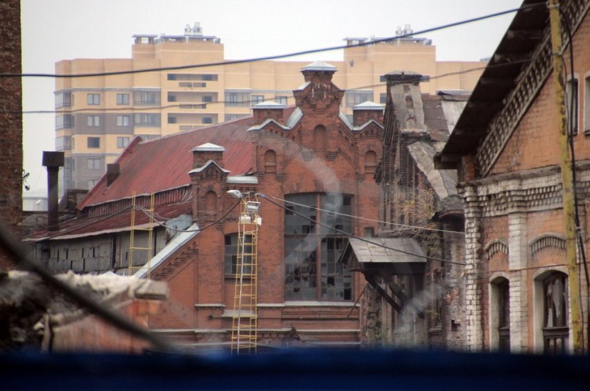 В конце улицы Успенского сдали школу с пародиями на старинные фасады - «Свежие новости строительства»