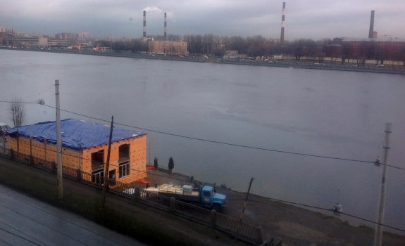 На спуске у проспекта Обуховской Обороны строят двухэтажное кафе - «Свежие новости строительства»