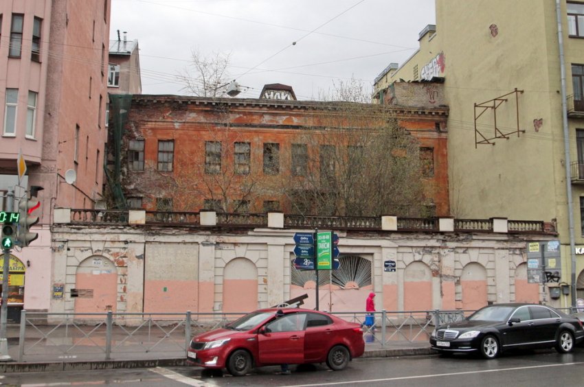 На Пионерской улице сносят ранее сохраненный фасад завода - «Свежие новости строительства»