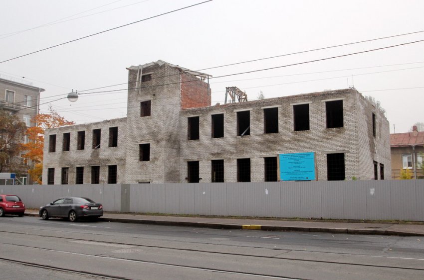 Снесенный третий этаж недостроя на улице Трефолева восстановят - «Свежие новости строительства»