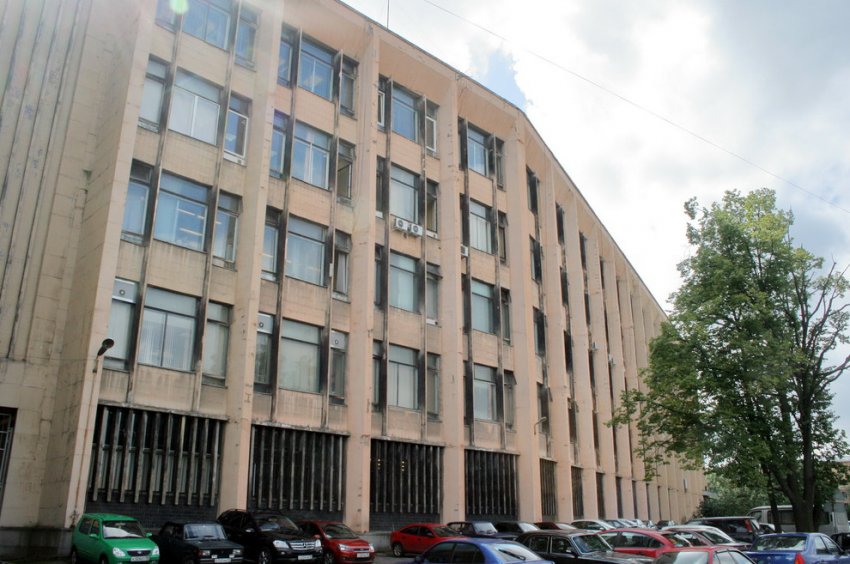 В Таврическом переулке банк «Россия» переделал советский фасад - «Свежие новости строительства»