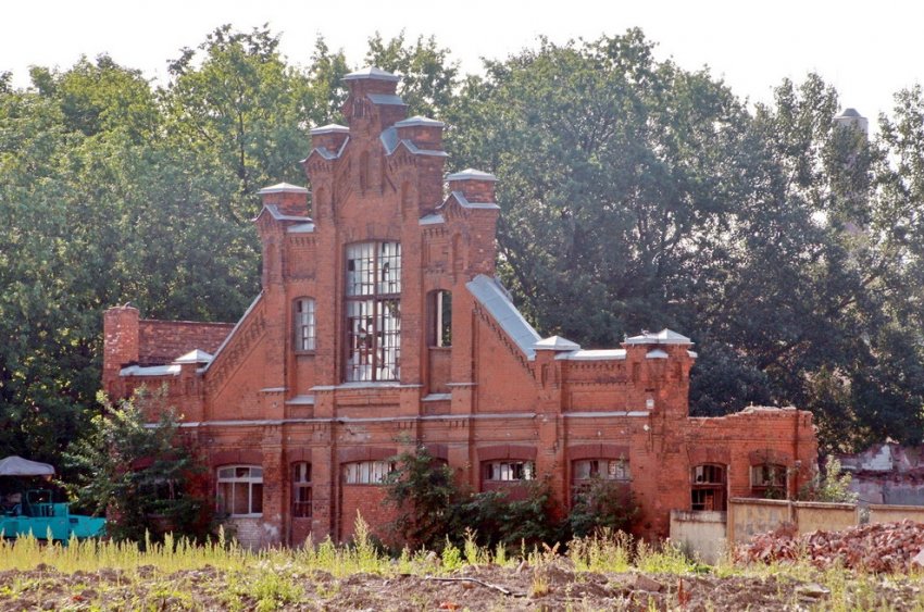 ЛенспецСМУ снесло сохраненный старинный фасад на Московском - «Свежие новости строительства»