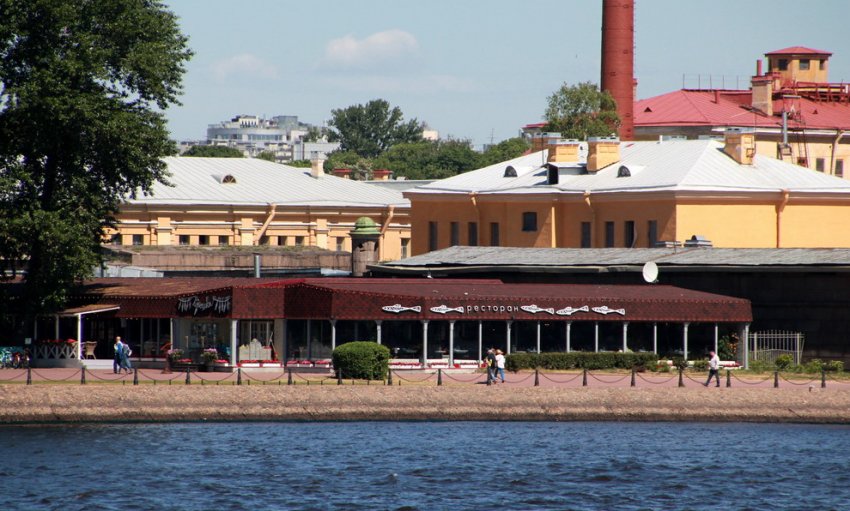 Сносить ресторан «Корюшка» на Заячьем острове не будут - «Свежие новости строительства»
