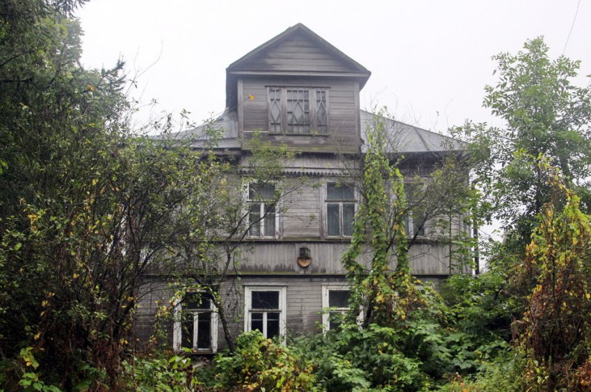 В Усть-Славянке снесли еще два дореволюционных дома - «Свежие новости строительства»