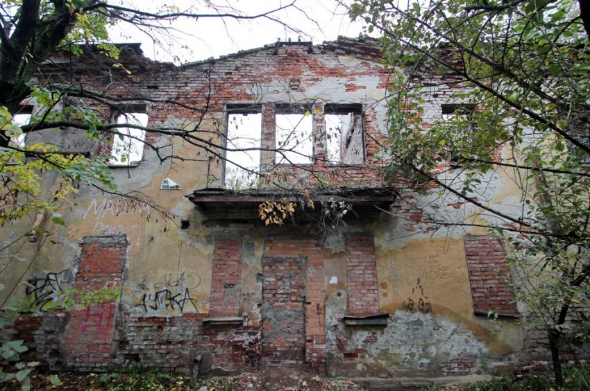 На Южном шоссе снесли заброшенный сталинский дом - «Свежие новости строительства»
