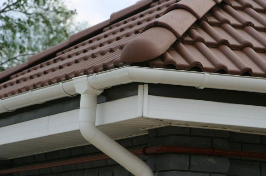 Букварь частного застройщика: главное в водостоке — правильный расчет и качественный монтаж - «Новости рынка недвижимости»