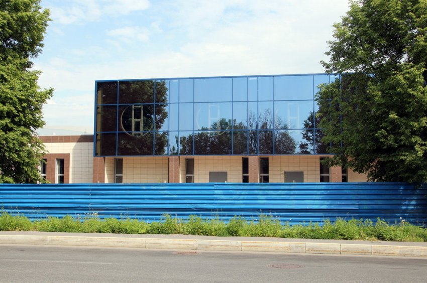 На Южной дороге снесли недавно реконструированный спорткомплекс - «Свежие новости строительства»