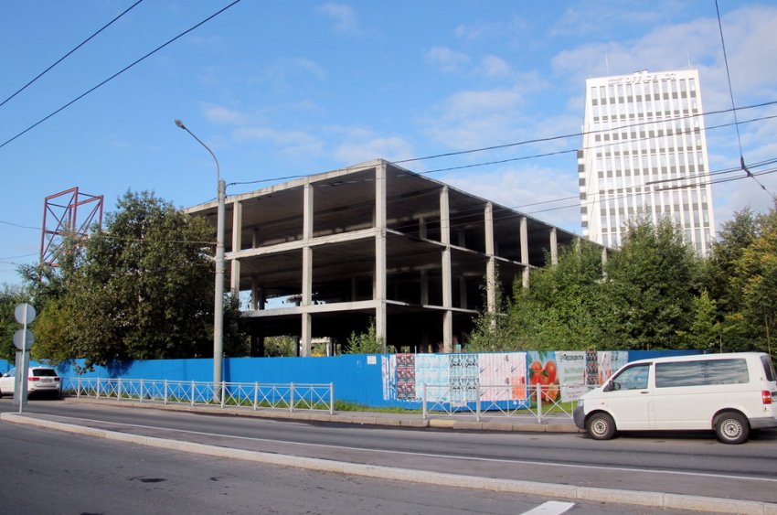 На улице Маршала Тухачевского недоснесли недостроенный паркинг - «Свежие новости строительства»