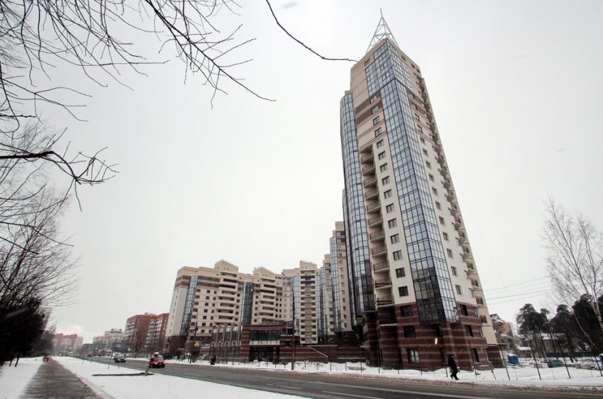 На Дубковском шоссе в Сестрорецке достроили 75-метровый жилой дом - «Свежие новости строительства»