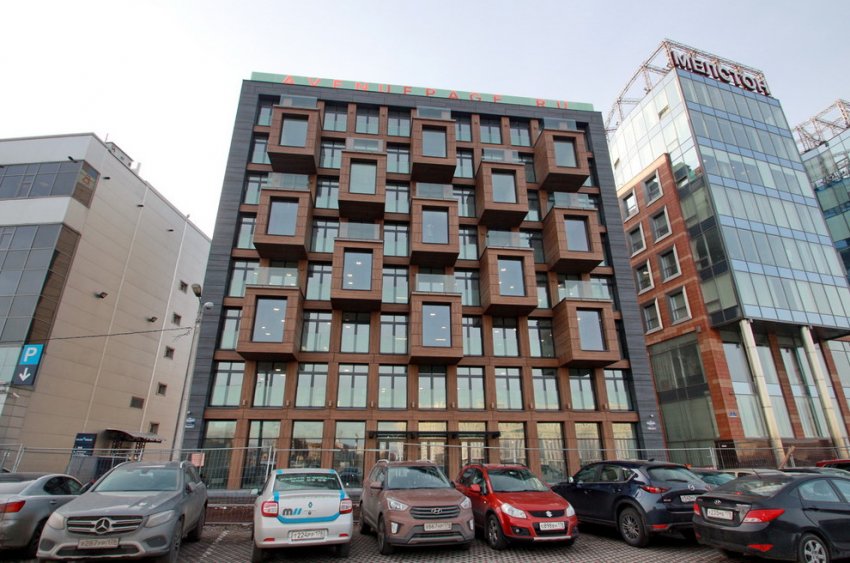 На Аптекарской набережной построили бизнес-центр с квадратными выступами - «Свежие новости строительства»