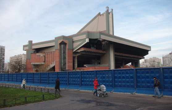 Начался снос кинотеатра «Русь» у «Пионерской» под стройку универмага - «Свежие новости строительства»