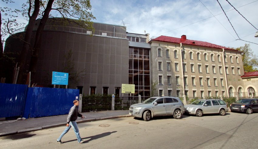 К библиотеке на Академика Павлова пристроили корпус-«утюг» - «Свежие новости строительства»