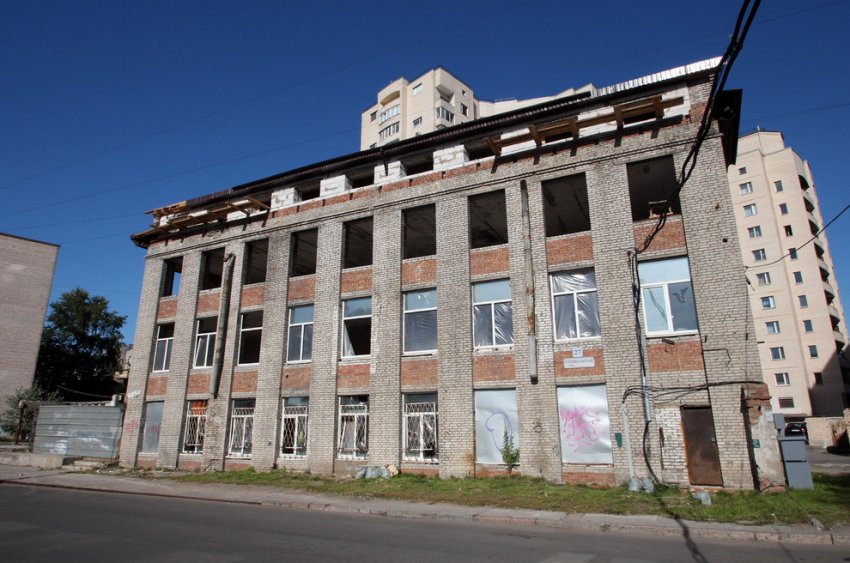 На Сердобольской улице надстраивают бывшее здание ЖЭКа - «Свежие новости строительства»