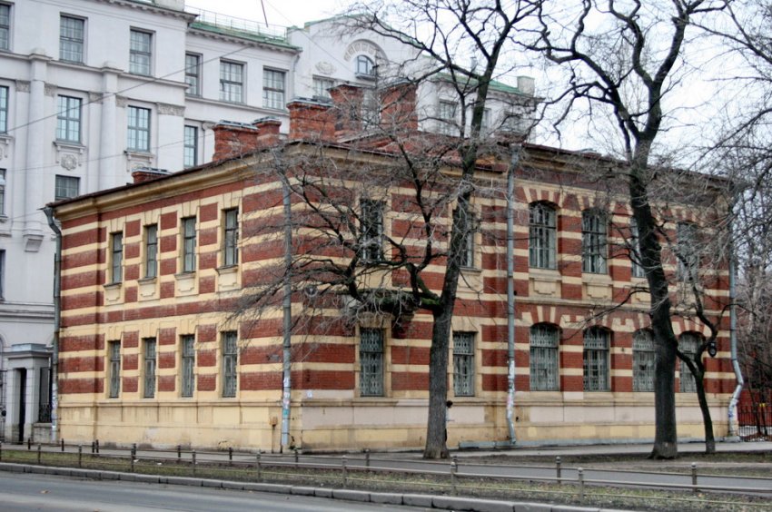 «Путинскому» училищному дому на Васильевском поднимут уровень кровли - «Свежие новости строительства»