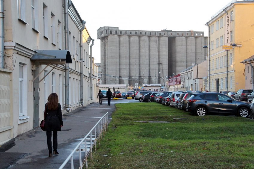 В конце Смоленской улицы завершился снос советского элеватора - «Свежие новости строительства»