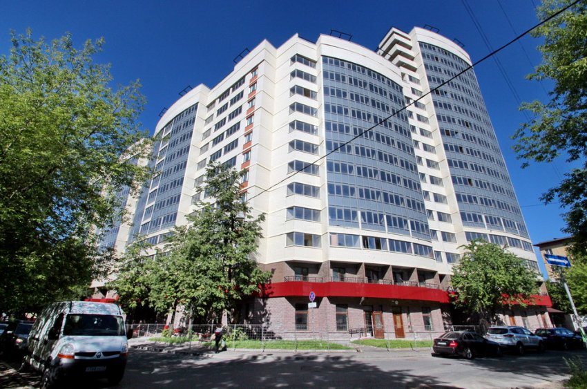 Среди Батенинского жилмассива на Матросова выросла высотка - «Свежие новости строительства»