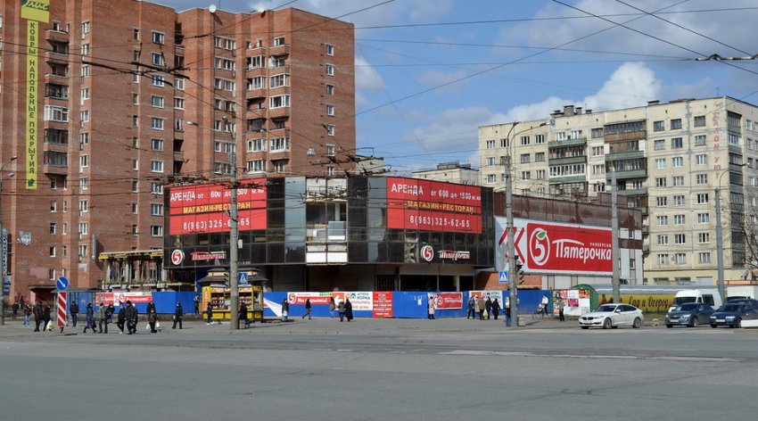 Торговый центр на Просвещения реконструируют незаконно - «Свежие новости строительства»