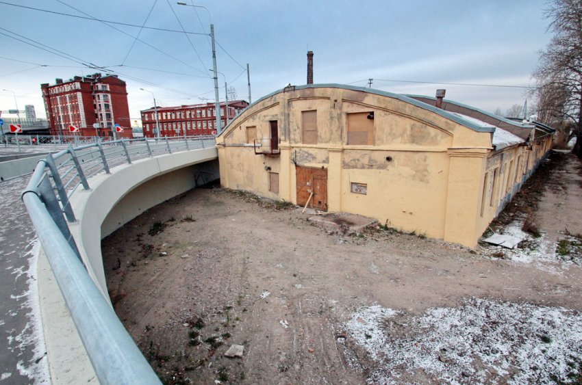 Возле съезда с моста Бетанкура снесут еще одно здание - «Свежие новости строительства»