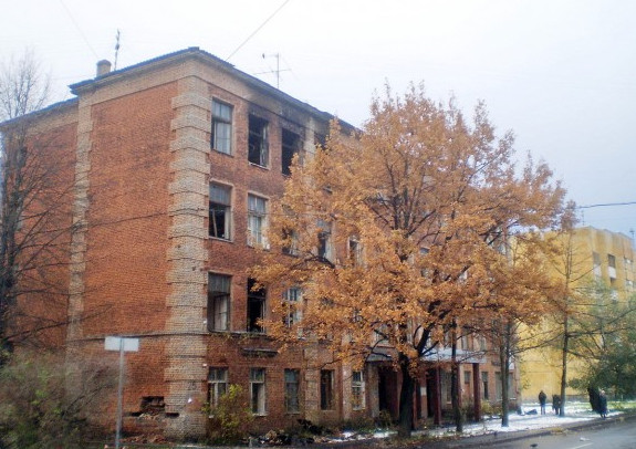 На улице Цимбалина сносят бывшую неполную школу № 12 - «Свежие новости строительства»