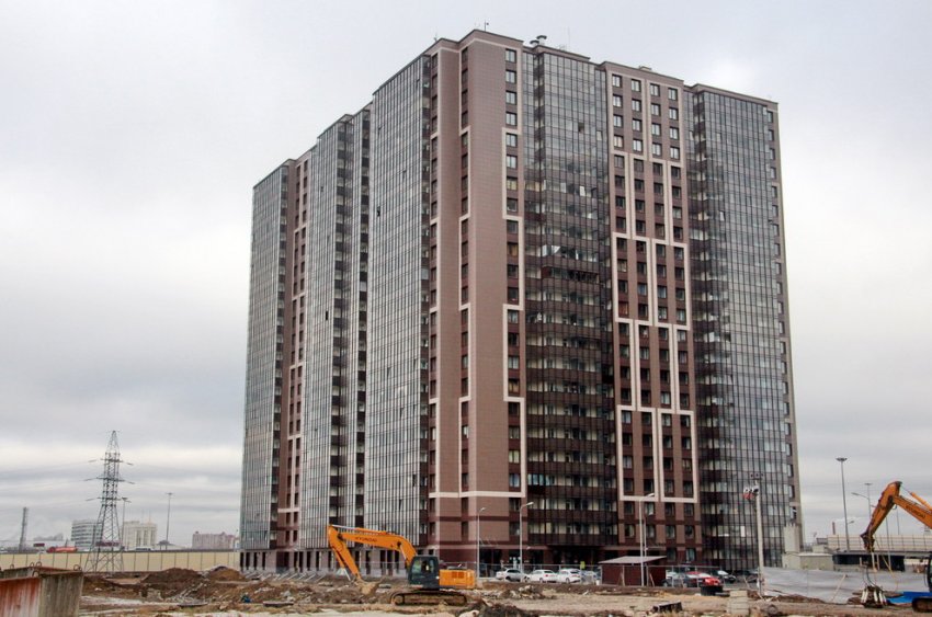 На севере Шушар возле Кольцевой автодороги сдали жилую высотку - «Свежие новости строительства»