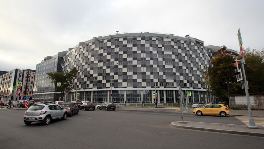 На Уральской улице при съезде с моста Бетанкура сдали жилой дом - «Свежие новости строительства»