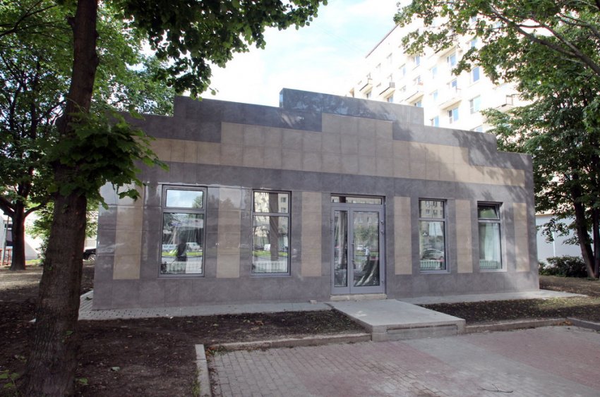 Сгоревший ресторан у площади Победы восстановили как забегаловку - «Свежие новости строительства»