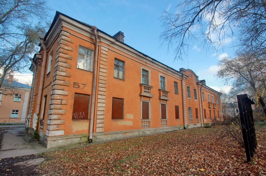 В Колпине снесли три расселенные «сталинки» на Павловской улице - «Свежие новости строительства»