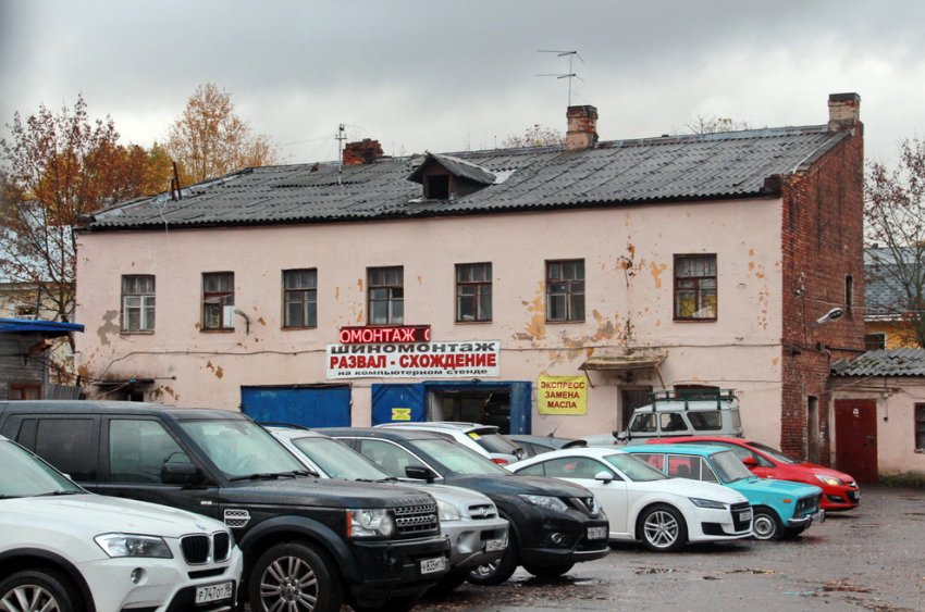 В Петергофе хотят снести дореволюционный флигель на Константиновской - «Свежие новости строительства»