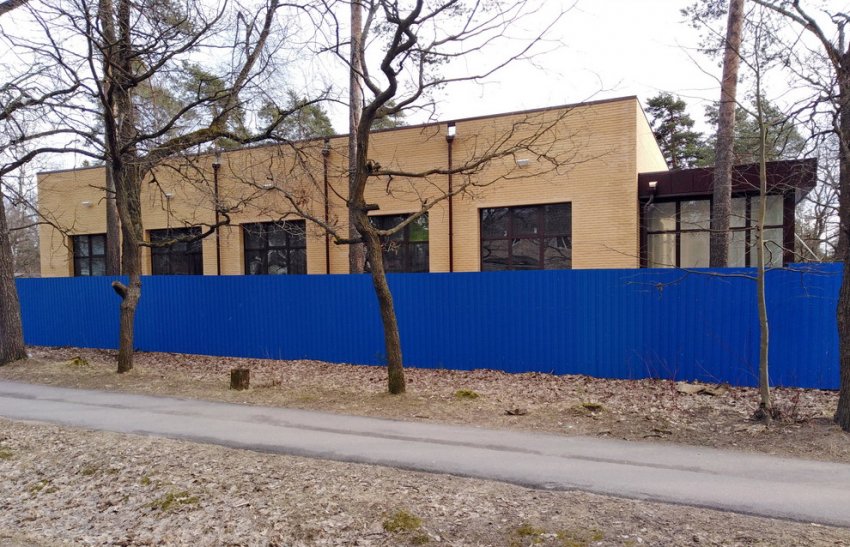 В Песочном построили магазин с бежевокирпичной облицовкой - «Свежие новости строительства»