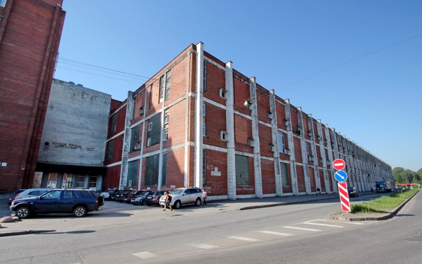На Магнитогорской улице под жилье сносят бывший цех «Знамени труда» - «Свежие новости строительства»